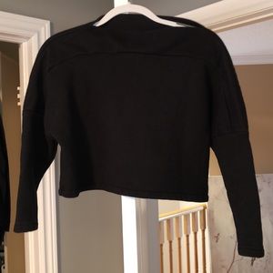 OAK ✨🦋 designer crop sweater!